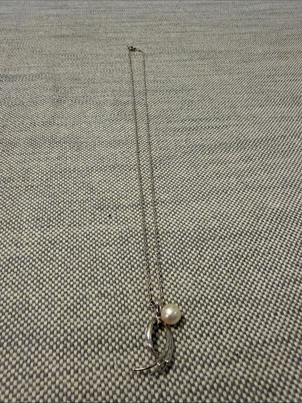 Vintage Elegant Pearl Pendant Necklace - Silver Tone